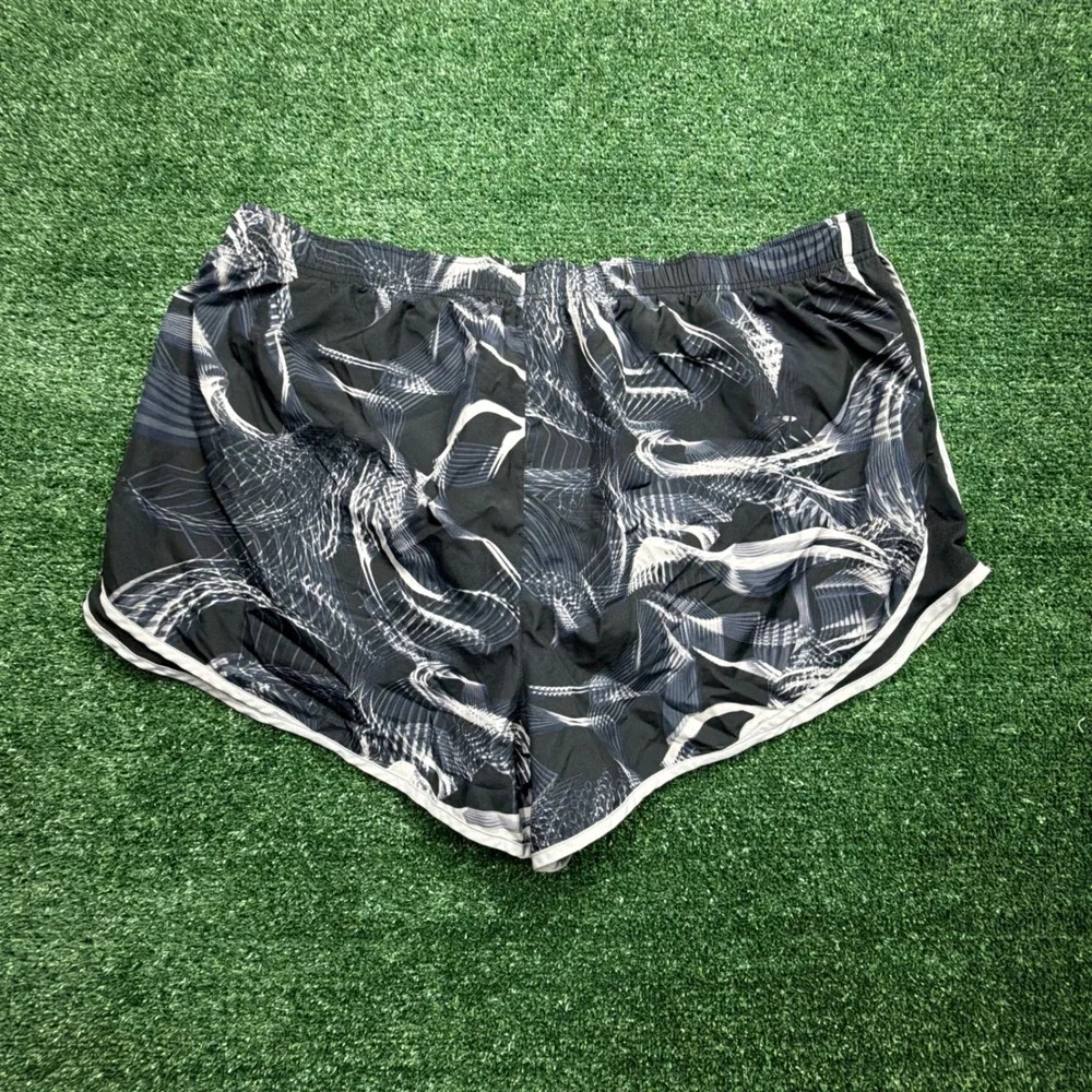 Nike Dri-FIT Tempo Running Shorts Womens 3X Black White Abstract Swirl Print